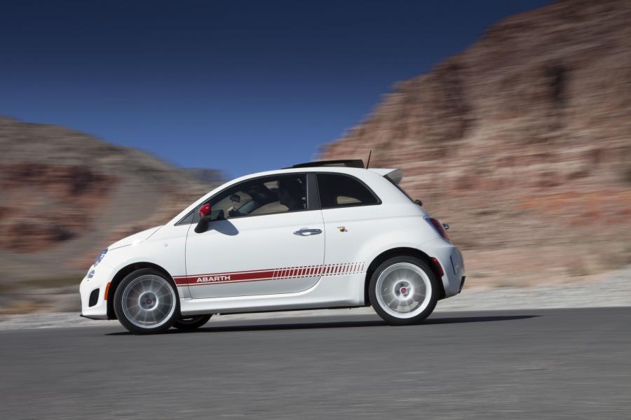  Abarth 500 2012 года  (NA) (фото 29 из 75)